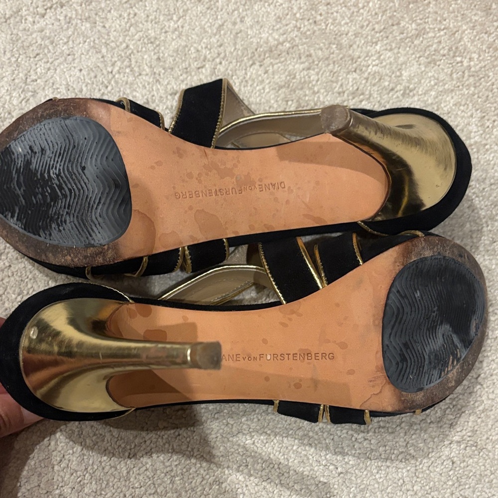 Diane Von Furstenberg Black and Gold Strappy Heels $25 - Picture 4 of 5